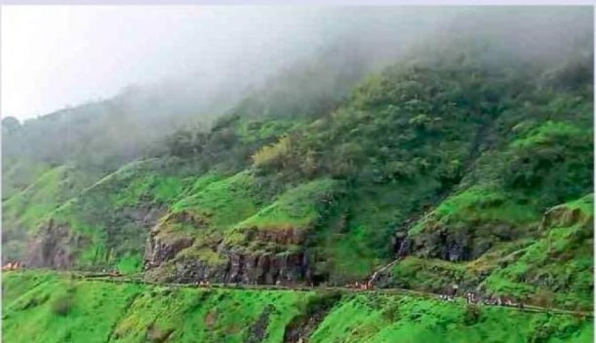 खेड : निसर्ग सौंदर्याने नटला रघुवीर घाट..!