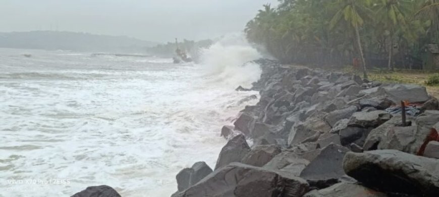 Ratnagiri : किनारपट्टी भागात लाटांचे तांडव