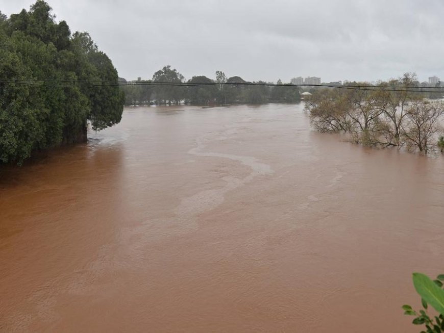 Kolhapur Rain Update : पंचगंगा नदी धोका पातळीपासून 10 इंच दूर