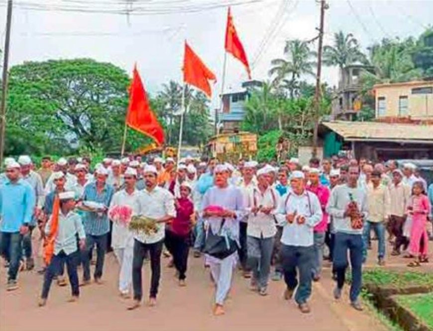 चिपळूण : वाशिष्टीला नारळ अर्पण करत गोवळकोटवासीयांनी जपली शेकडो वर्षांची परंपरा