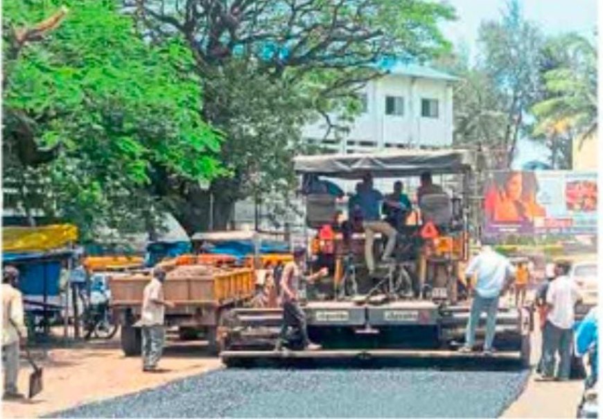 रत्नागिरी शहरातील रस्त्यांवरील खड्डे बुजविण्याच्या मोहिमेला वेग