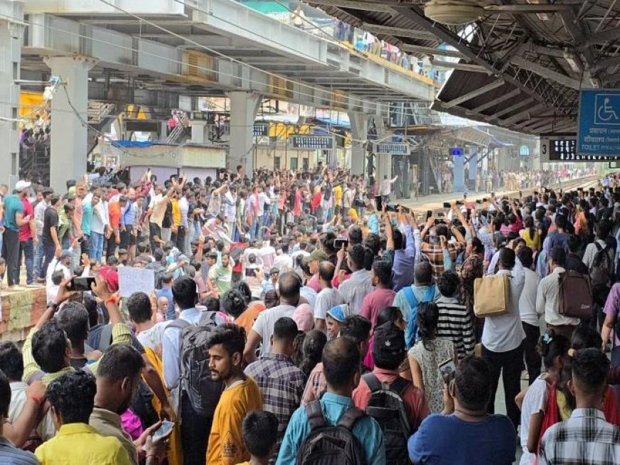 बदलापूरच्या आंदोलनाला हिंसक वळण; पोलिसांच्या लाठीचार्ज नंतर आंदोलकांकडून दगडफेक