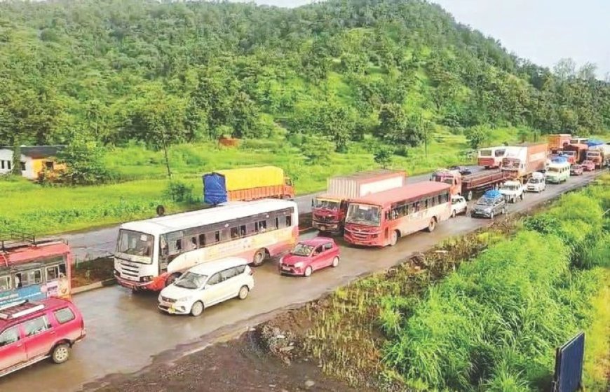 "आम्हाला चहापाणी नको, चांगला रस्ता द्या"; रखडलेल्या महामार्गामुळे चाकरमान्यांचे बेहाल..