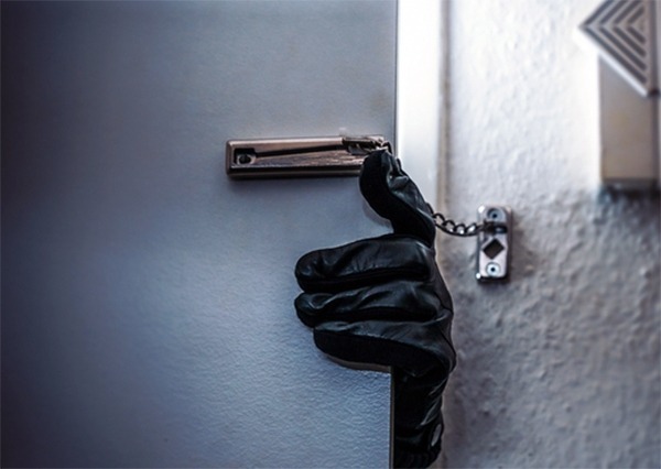 2_06_42_15_Gharfodi_Theft_1_H@@I