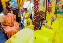 राष्ट्रपती द्रौपदी मुर्मू यांनी घेतली प्रेमानंद महाराजांची भेट