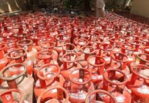 ‘भारताकडे कच्चे तेल आणि LPG चा मुबलक साठा’, केंद्र सरकारची माहिती
