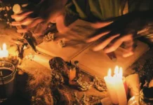 रत्नागिरीत अघोरी कृत्याचा थरार! किराणा दुकानासमोर प्राण्याची कवटी अन् जादूटोणा; देवूड कसबेवाडीत खळबळ