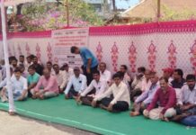 Ratnagiri, Mathadi Workers: रत्नागिरीत माथाडी कामगारांचा एल्गार! शासन निर्णयाविरोधात जिल्हाधिकारी कार्यालयासमोर धरणे आंदोलन; २७ मेपासून राज्यव्यापी ‘कामबंद’चा इशारा