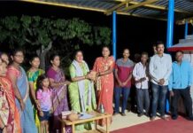 कोळंबे येथे विकासकाम; महापुरुष मंदिराला रवींद्र चव्हाण यांच्याकडून पत्र्यांचे शेड