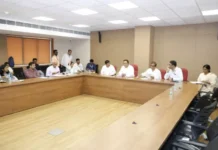 रत्नागिरी-सिंधुदुर्गातील मोबाईल कनेक्टिव्हिटी सुधारण्यासाठी सात दिवसांत अहवाल तयार करा : मंत्री आशिष शेलार