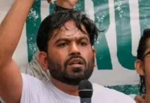 Abhijeet Dipke Education Ministry Transfer: अधिकाऱ्यांची उचलबांगडी करून धूळफेक; भ्रष्टाचाराचे आरोप असलेल्या अधिकाऱ्यांची नियुक्ती तरुणांचा थेट अपमान; अभिजीत दीपके आणि रोहित पवार आक्रमक