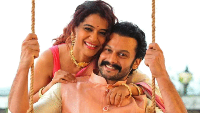 Urmila-and-Adinath-Kothare-1