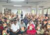 कोळंबे हायस्कूलमध्ये विद्यार्थ्याना वह्या वाटप: देवेंद्र फडणवीस यांच्या वाढदिवसानिमित्त भाजपाचा उपक्रम