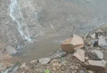 Raghuveer Ghat Dangerous: रघुवीर घाट धोकादायक अवस्थेत; संरक्षक भिंती आणि रेलिंग अभावी अपघाताचा धोका