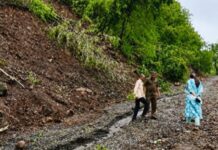 Khed Apede Landslide Threat: खेड तालुक्यात भूस्खलनाचा धोका वाढला; आपेडे मोरेवाडीत जमिनीला मोठे तडे, १५ घरे धोक्यात