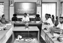Voter List Rationalization: रत्नागिरी जिल्ह्यातील मतदार यादी पुनरीक्षणात मतदान केंद्रांचे सुसूत्रीकरण; जिल्हाधिकाऱ्यांच्या उपस्थितीत राजकीय पक्षांची बैठक