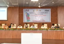 Chandrashekhar Bawankule Ratnagiri: प्रलंबित महसुली प्रकरणे वेळेत मार्गी लावा, अन्यथा कडक कारवाई; महसूल मंत्री बावनकुळे यांचा इशारा