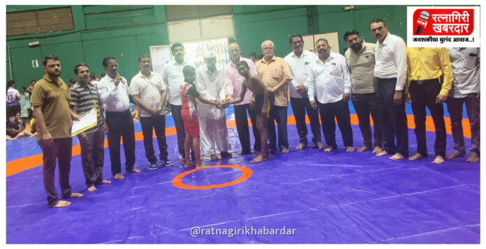 रत्नागिरी तालुका शालेय कुस्ती स्पर्धेला उत्स्फूर्त प्रतिसाद; १२० मल्ल आखाड्यात