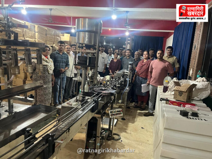 राजापूर तळगाव येथे राज्य उत्पादन शुल्क विभागाचा महाछापा; गोवा बनावटीच्या दारूचा अवैध बॉटलिंग कारखाना उद्ध्वस्त, १ कोटी ५ लाखांचा मुद्देमाल जप्त राजापूर तळगाव येथे राज्य उत्पादन शुल्क विभागाचा महाछापा; गोवा बनावटीच्या दारूचा अवैध बॉटलिंग कारखाना उद्ध्वस्त, १ कोटी ५ लाखांचा मुद्देमाल जप्त