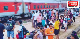 गणेशोत्सवानंतर चाकरमान्यांचा कोकणातून परतीचा प्रवास सुरू; स्थानकांवर चाकरमान्यांची गर्दी, गावे पडली सुनी