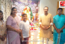 नगरसेवक विजय खेडेकर व नगरसेविका वैभवी खेडेकर यांनी घेतले शहरातील प्रतिष्ठित नागरिकांच्या घरच्या गणरायाचे दर्शन