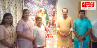 नगरसेवक विजय खेडेकर व नगरसेविका वैभवी खेडेकर यांनी घेतले शहरातील प्रतिष्ठित नागरिकांच्या घरच्या गणरायाचे दर्शन