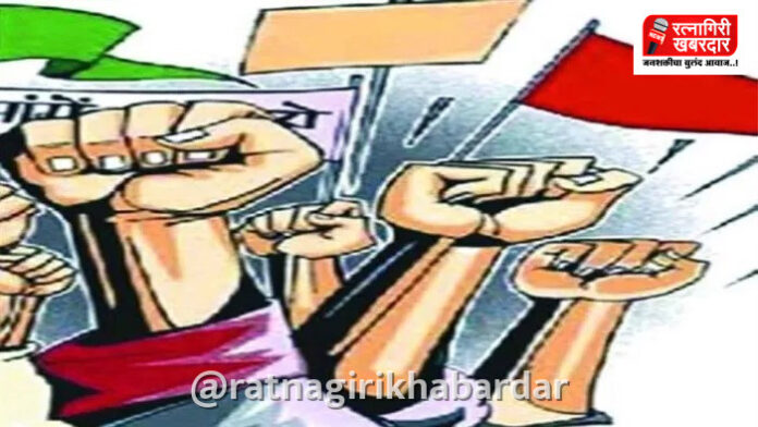 Chiplun Panchayat Samiti Protests: राष्ट्रीय पेयाजल योजनेतील ३३ लाखांच्या अपहाराप्रकरणी चिवेली ग्रामस्थांची चिपळूण पंचायत समितीवर धडक Chiplun Panchayat Samiti Protests: राष्ट्रीय पेयाजल योजनेतील ३३ लाखांच्या अपहाराप्रकरणी चिवेली ग्रामस्थांची चिपळूण पंचायत समितीवर धडक