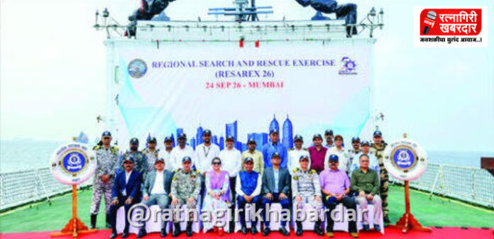 Coast Guard Search Rescue Exercise: तटरक्षक दलाचा मुंबई किनारपट्टीवर थरारक शोध व बचाव सराव; 'सम्राट' जहाजावरून प्रात्यक्षिकांची पाहणी