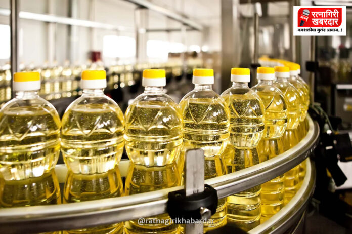 Edible Oil Import Duty Cut: सणासुदीच्या काळात सर्वसामान्यांना दिलासा; केंद्र सरकारकडून खाद्यतेलावरील आयात शुल्कात कपात, निर्णय त्वरित लागू Edible Oil Import Duty Cut: सणासुदीच्या काळात सर्वसामान्यांना दिलासा; केंद्र सरकारकडून खाद्यतेलावरील आयात शुल्कात कपात, निर्णय त्वरित लागू