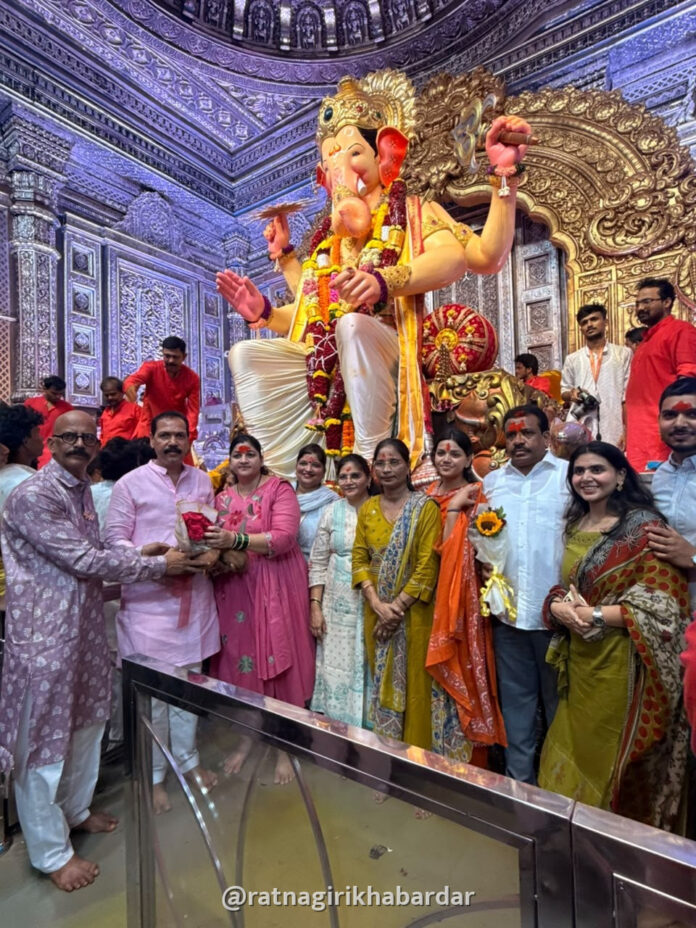 Lalbaugcha Raja: मुंबईतील लालबागच्या राजाचे रत्नागिरीतील लोकप्रतिनिधी व पदाधिकाऱ्यांनी घेतले दर्शन; रत्नागिरीच्या विकासासाठी प्रार्थना