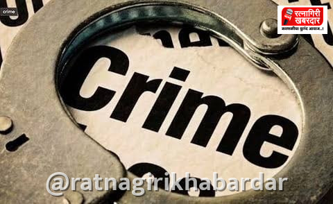 Phanshi Baug Ratnagiri News : झाडाच्या आडोशाला बसून गांजाचे सेवन करणाऱ्या दोघांना अटक; रत्नागिरी शहर पोलिसांची धडक कारवाई Phanshi Baug Ratnagiri News : झाडाच्या आडोशाला बसून गांजाचे सेवन करणाऱ्या दोघांना अटक; रत्नागिरी शहर पोलिसांची धडक कारवाई