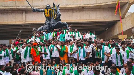 Raju Shetti Farmers Protest: केंद्रीय मंत्री प्रल्हाद जोशींच्या घरासमोर महाराष्ट्र आणि कर्नाटकातील शेतकरी संघटनांचे बेमुदत धरणे आंदोलन; राजू शेट्टींचा सरकारला इशारा Raju Shetti Farmers Protest: केंद्रीय मंत्री प्रल्हाद जोशींच्या घरासमोर महाराष्ट्र आणि कर्नाटकातील शेतकरी संघटनांचे बेमुदत धरणे आंदोलन; राजू शेट्टींचा सरकारला इशारा