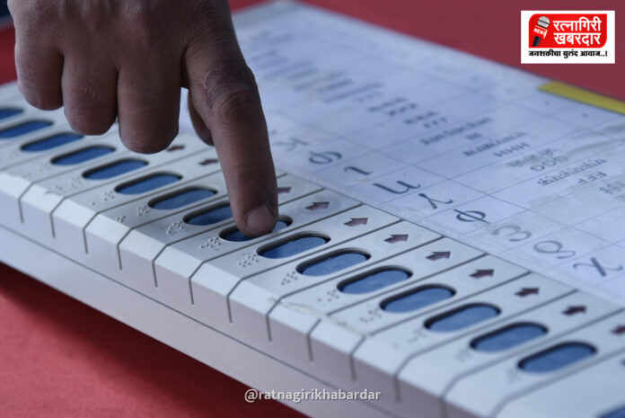 Ratnagiri Election Bills Pending: जि. प.-पं. स. निवडणुकांसाठीचा २४ कोटी रुपयांचा खर्च थकला! शासनाच्या ग्रामविकास विभागाकडून सात महिने बिले प्रलंबित Ratnagiri Election Bills Pending: जि. प.-पं. स. निवडणुकांसाठीचा २४ कोटी रुपयांचा खर्च थकला! शासनाच्या ग्रामविकास विभागाकडून सात महिने बिले प्रलंबित