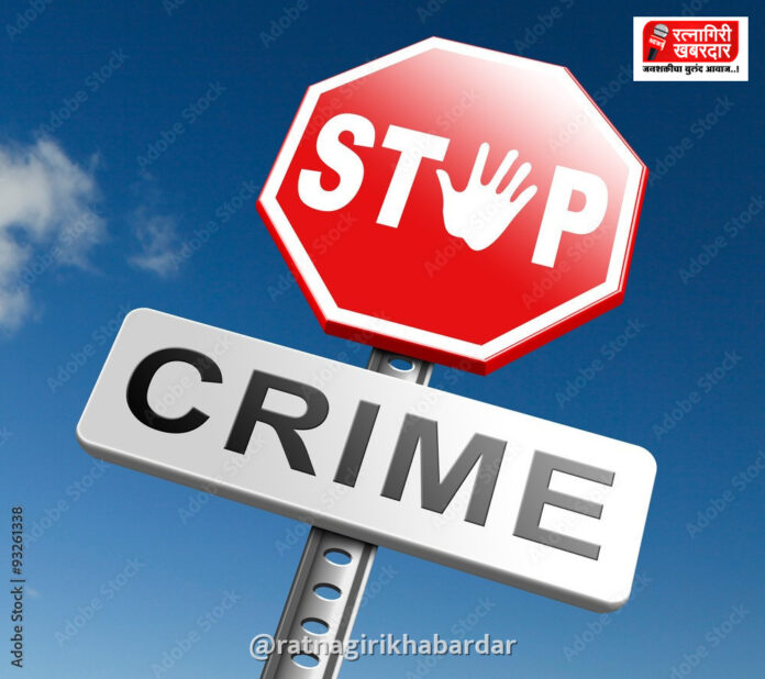 Ratnagiri Theft Attempt: रत्नागिरीत सराफ दुकानात चोरीचे चांदीचे ताट विकण्याचा प्रयत्न उधळला; चाणाक्ष सोनार आणि पोलिसांच्या तत्परतेमुळे महिलेला बेड्या Ratnagiri Theft Attempt: रत्नागिरीत सराफ दुकानात चोरीचे चांदीचे ताट विकण्याचा प्रयत्न उधळला; चाणाक्ष सोनार आणि पोलिसांच्या तत्परतेमुळे महिलेला बेड्या