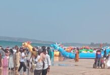Konkan Beach Tourism: सलग सुट्ट्यांमुळे कोकण किनाऱ्यावर पर्यटकांची गर्दी; विकेंडला गणपतीपुळे आणि आरे-वारे येथे पर्यटकांचा राबता!