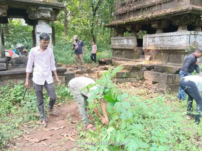 Chhava Pratishthan Shiv Mandir Cleanliness Drive: संगमेश्वर कसब्यातील प्राचीन शिवमंदिर परिसरात 'छावा प्रतिष्ठान'तर्फे भव्य स्वच्छता मोहीम