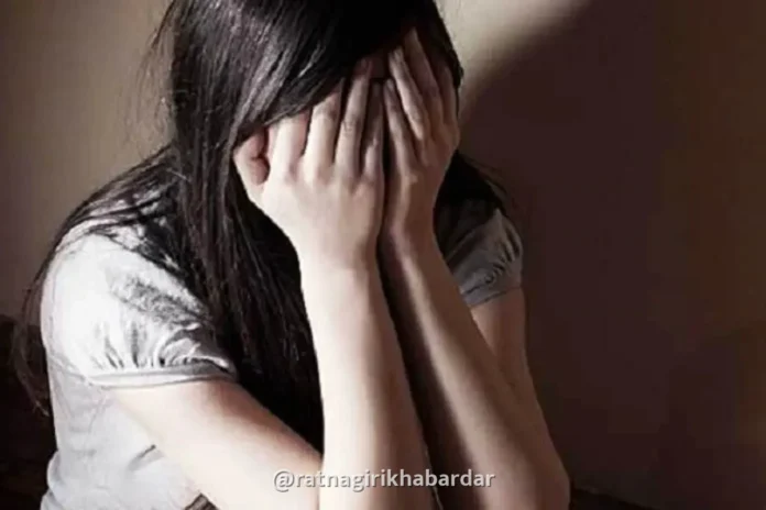 Chiplun Court Verdict: चिमुरडीवर अत्याचार करणाऱ्या नराधम शिक्षकाला जन्मठेप; चिपळूण विशेष न्यायालयाचा ऐतिहासिक निकाल Chiplun Court Verdict: चिमुरडीवर अत्याचार करणाऱ्या नराधम शिक्षकाला जन्मठेप; चिपळूण विशेष न्यायालयाचा ऐतिहासिक निकाल