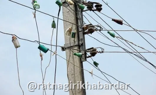 Chiplun Electricity Theft Case: टेरव येथे टॉवर उभारणीसाठी थेट आकडा टाकून वीजचोरी उघडकीस; वायरमनविरोधातही तक्रार Chiplun Electricity Theft Case: टेरव येथे टॉवर उभारणीसाठी थेट आकडा टाकून वीजचोरी उघडकीस; वायरमनविरोधातही तक्रार