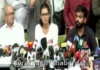 CJP Press Conference Chaos: कॉकरोच जनता पार्टीच्या पत्रकार परिषदेत जोरदार गोंधळ; अभिजीत दिपकेंचा ५०-१०० रुपयांसाठी राडा करणाऱ्यांवर हल्लाबोल CJP Press Conference Chaos: कॉकरोच जनता पार्टीच्या पत्रकार परिषदेत जोरदार गोंधळ; अभिजीत दिपकेंचा ५०-१०० रुपयांसाठी राडा करणाऱ्यांवर हल्लाबोल