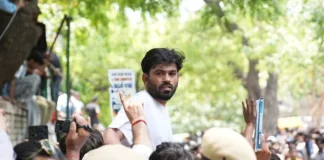 Cockroach Janata Party Protests: कॉकरोच जनता पार्टीचे आंदोलन अचानक स्थगित; अभिजीत दिपकेंच्या निर्णयामागे नेमकी काय आहेत कारणे?