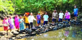Dapoli Water Conservation News: रुखीत श्रमदानातून एकाच दिवसात उभारले १२ बंधारे; दापोली तालुक्यातील जलसंधारणाचा प्रेरणादायी उपक्रम