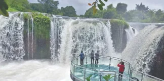 Deorukh Ozar Waterfall Tourism Project: देवरूखात उभारणार 'मिनी नायगारा'; ओझर धबधब्यावर ७.८० कोटींचा 'ग्लास स्कायवॉक' आणि पर्यटन प्रकल्प प्रस्तावित