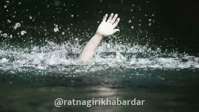 Drowning statistics Ratnagiri: साडेपाच वर्षांत पाण्यात बुडून जिल्ह्यात ५८१ जणांनी प्राण गमावले Drowning statistics Ratnagiri: साडेपाच वर्षांत पाण्यात बुडून जिल्ह्यात ५८१ जणांनी प्राण गमावले