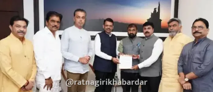 मनोज जरांगे यांच्या ऑडिओ क्लिप प्रकरणानंतर शिंदेंच्या शिवसेनेचे शिष्टमंडळ मुख्यमंत्र्यांच्या भेटीला; एसआयटी चौकशीची मागणी मनोज जरांगे यांच्या ऑडिओ क्लिप प्रकरणानंतर शिंदेंच्या शिवसेनेचे शिष्टमंडळ मुख्यमंत्र्यांच्या भेटीला; एसआयटी चौकशीची मागणी