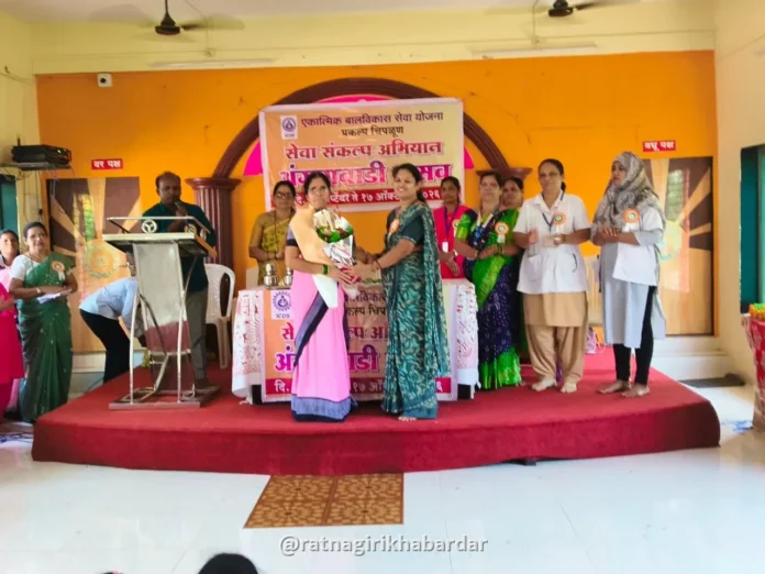 वालोपे येथे 'सेवा संकल्प अभियान' विविध उपक्रमांनी उत्साहात संपन्न; भारुड आणि पोषण आरतीने वेधले लक्ष