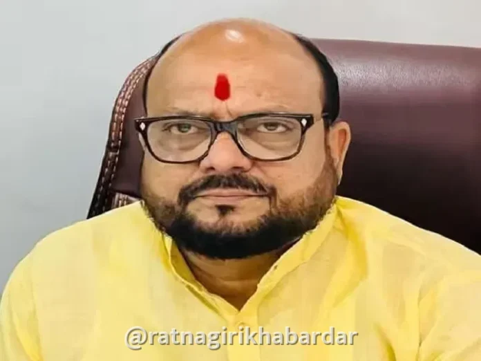 Gulabrao Patil Announcement: पुढील तीन वर्षे रस्त्यांचा निधी शाळांच्या विकासासाठी; मंत्री गुलाबराव पाटील यांची घोषणा Gulabrao Patil Announcement: पुढील तीन वर्षे रस्त्यांचा निधी शाळांच्या विकासासाठी; मंत्री गुलाबराव पाटील यांची घोषणा
