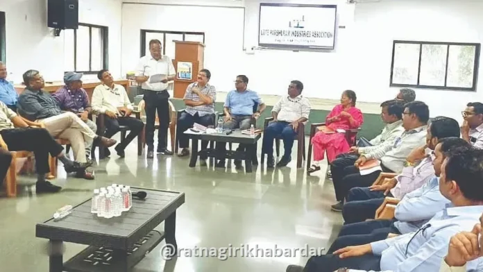Lote Parshuram Water Scarcity: लोटे एमआयडीसीला पाणीटंचाईचे सावट; उद्योजकांची चिंता वाढली, एमआयडीसीकडे कायमस्वरूपी उपायांची मागणी Lote Parshuram Water Scarcity: लोटे एमआयडीसीला पाणीटंचाईचे सावट; उद्योजकांची चिंता वाढली, एमआयडीसीकडे कायमस्वरूपी उपायांची मागणी