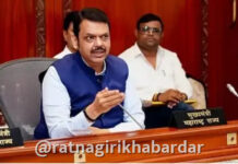 Maharashtra Drought Farmers Loan Waiver News: कोरड्या दुष्काळाच्या सावटाखालील शेतकऱ्यांना मोठा दिलासा; शेती कर्ज वसुलीस स्थगिती, पुनर्गठनाचे आदेश Maharashtra Drought Farmers Loan Waiver News: कोरड्या दुष्काळाच्या सावटाखालील शेतकऱ्यांना मोठा दिलासा; शेती कर्ज वसुलीस स्थगिती, पुनर्गठनाचे आदेश