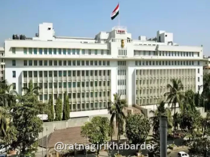 Maharashtra Drought News: राज्यातील ३०५ तालुके अंतिम दुष्काळग्रस्त घोषित; आयएएस आणि आयपीएस अधिकाऱ्यांचा मदतीचा हात, एक दिवसाचे वेतन मुख्यमंत्री सहायता निधीत जमा