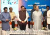 Maharashtra Political Meeting: मुंबईत 'महाराष्ट्राच्या हास्यरेषा' पुस्तक प्रकाशनावेळी देवेंद्र फडणवीस, उद्धव ठाकरे आणि राज ठाकरे एकाच व्यासपीठावर